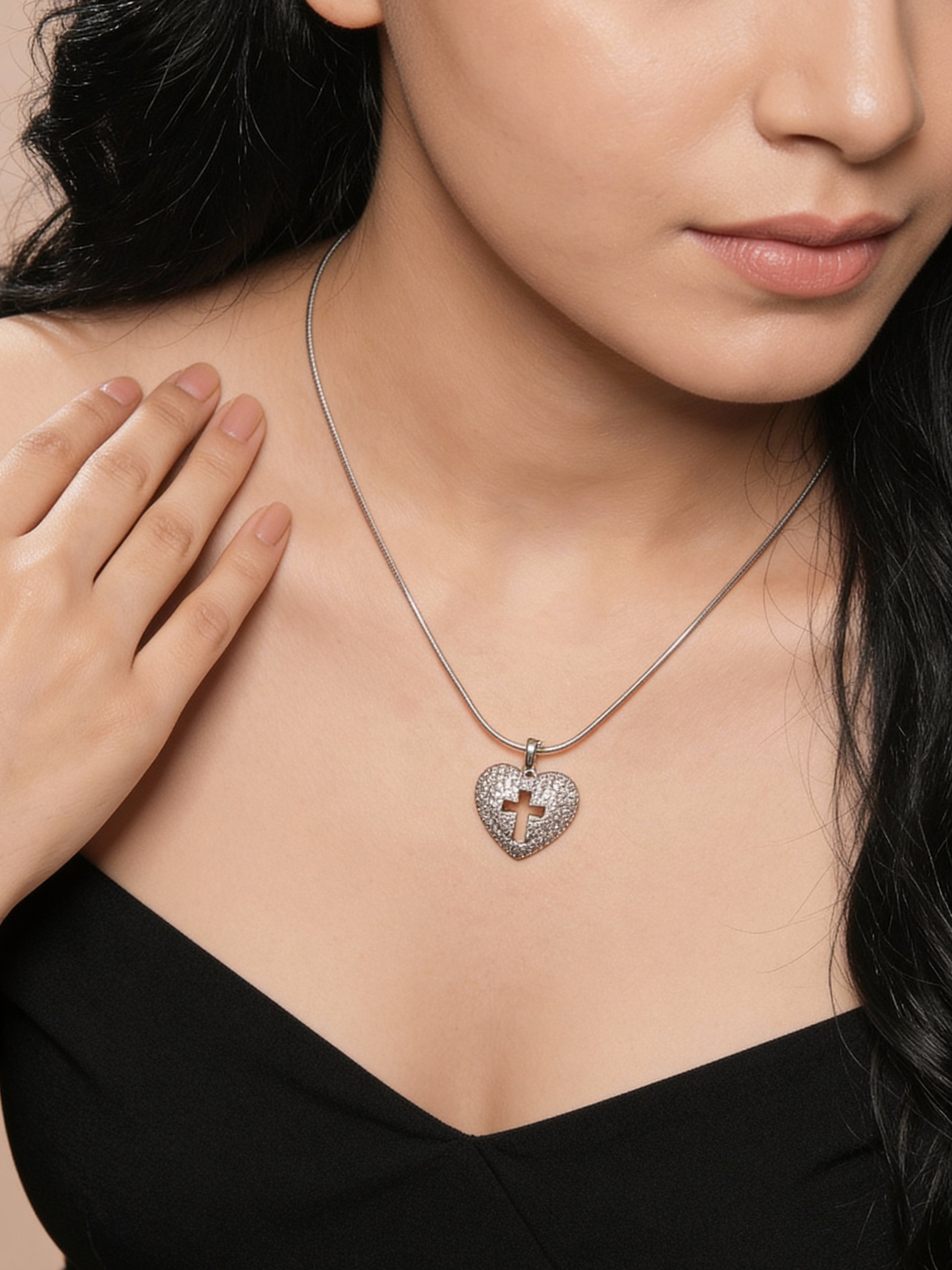 Cross My Heart Pendant— 18K Gold Plated
