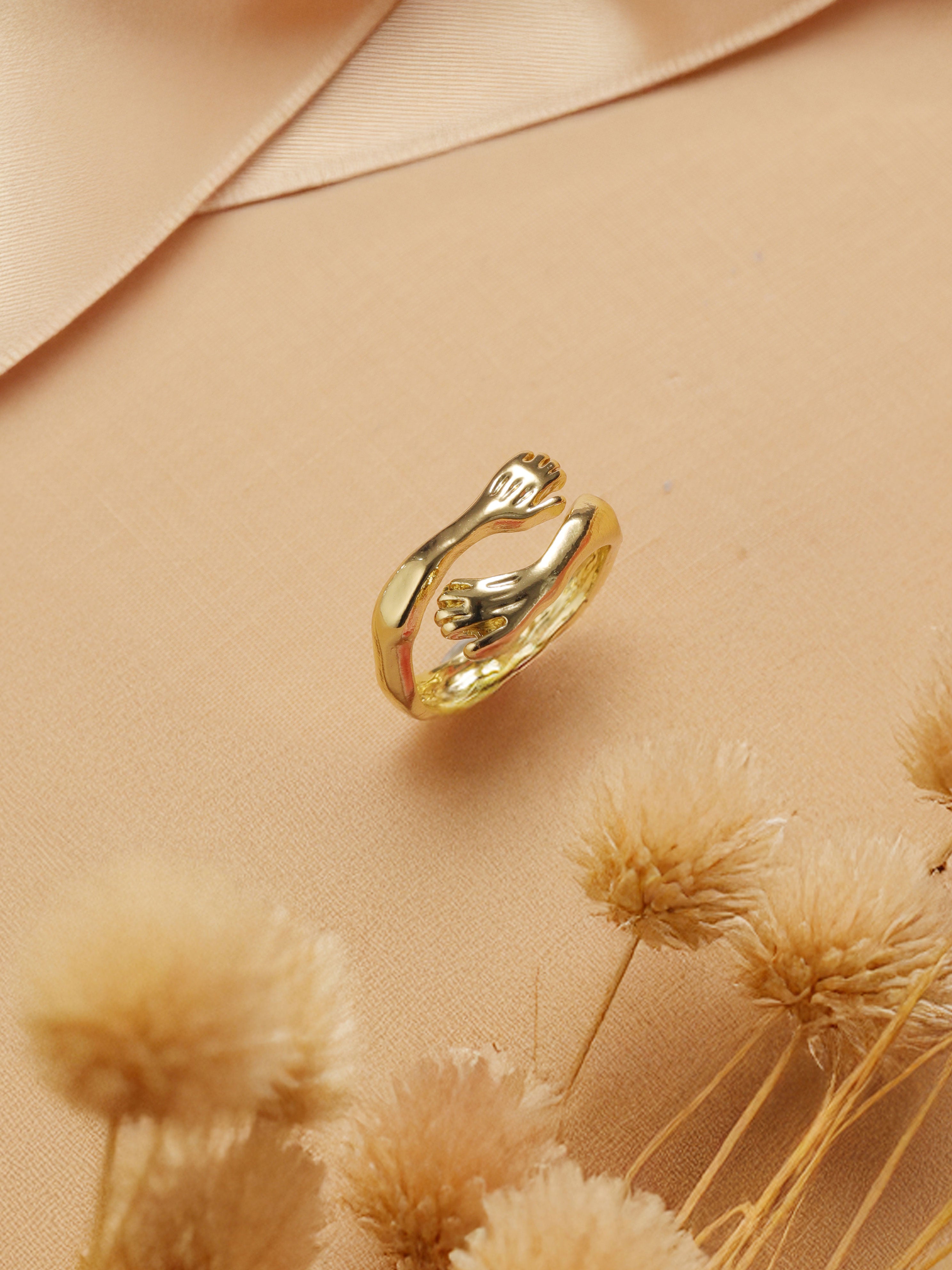 Hug Me Ring