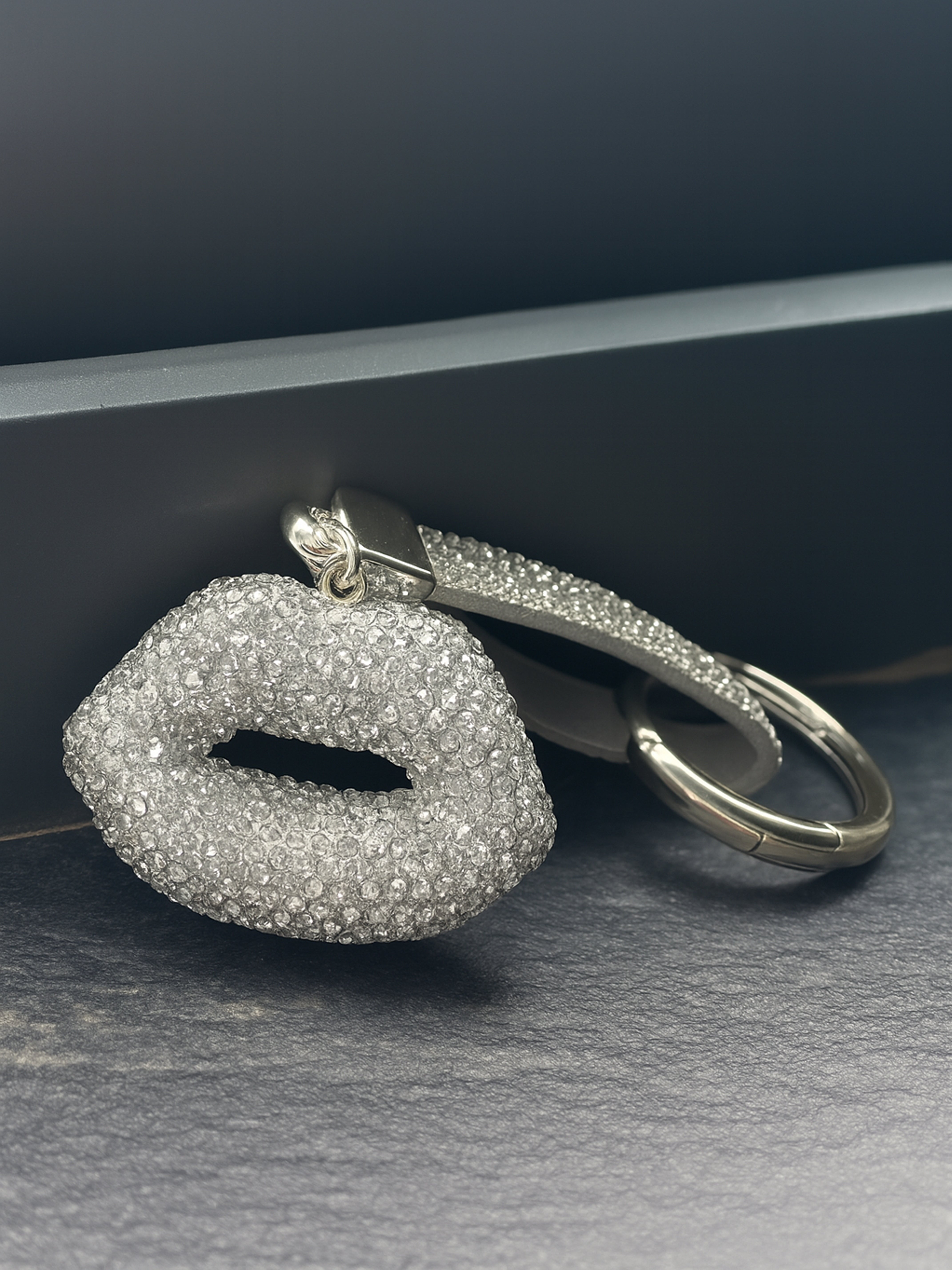 Dazzle Kiss Keychain