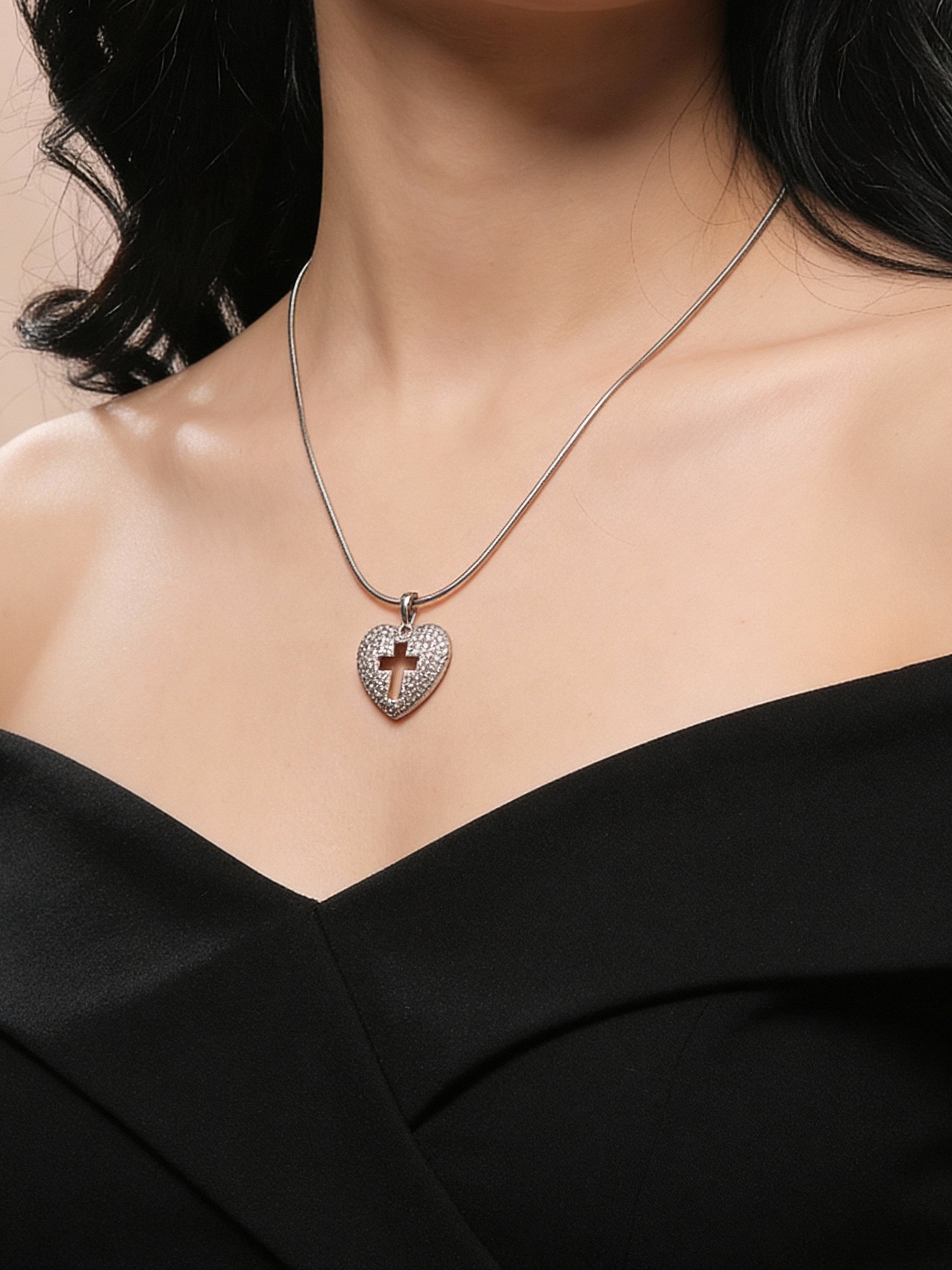 Cross My Heart Pendant— 18K Gold Plated