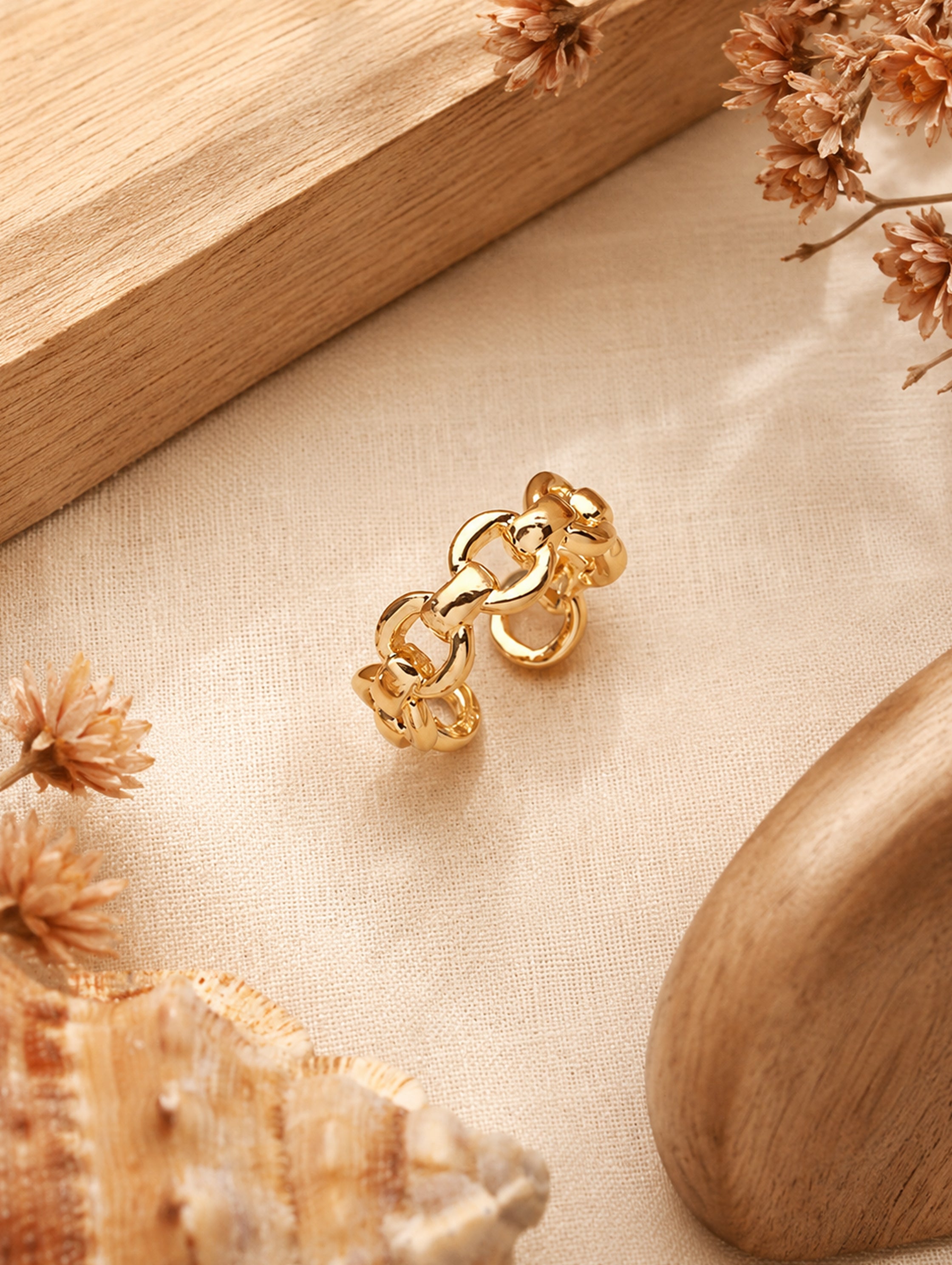 Chic Chain Ring
