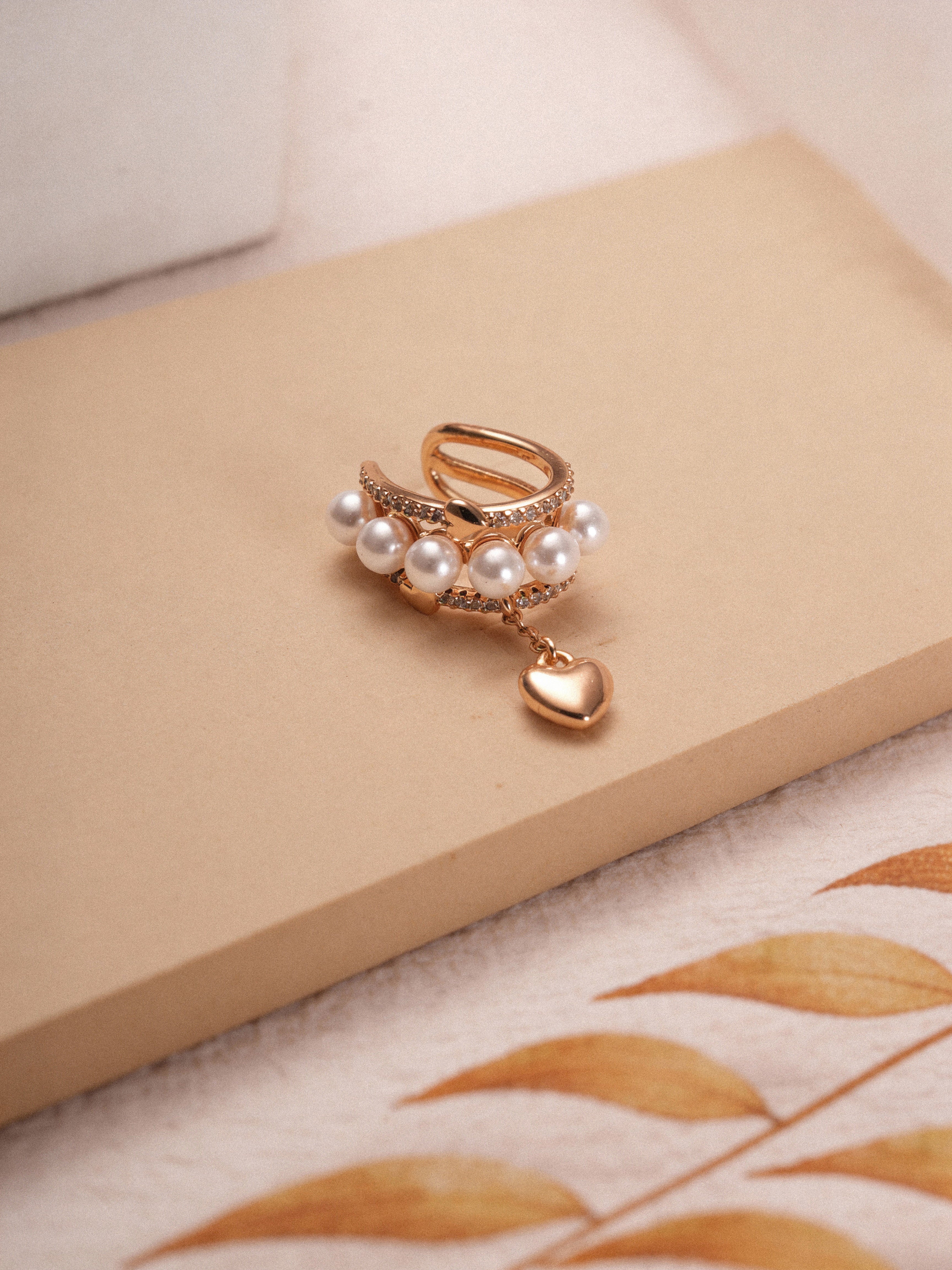 Pearl Kiss Cuff