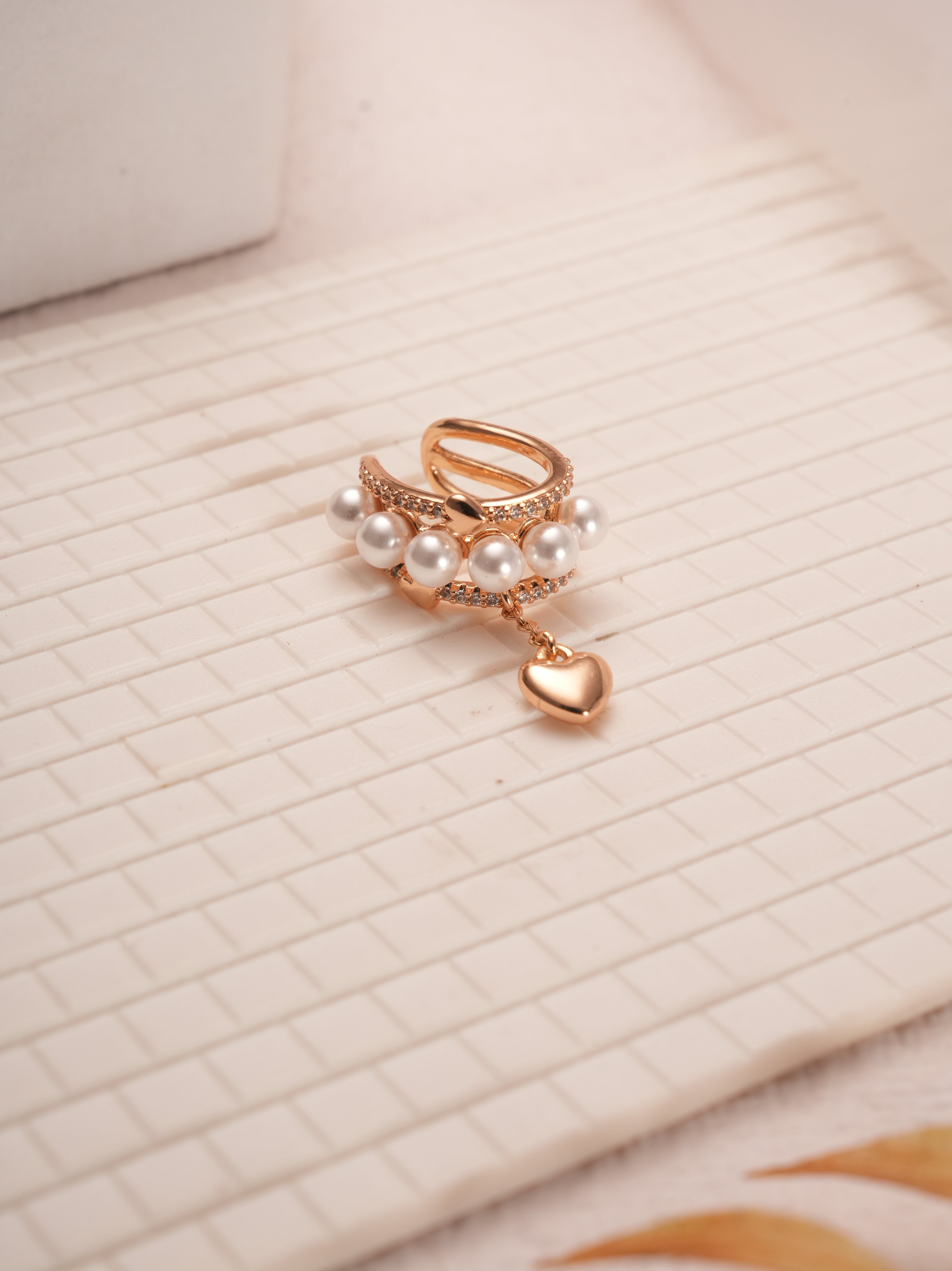 Pearl Kiss Cuff