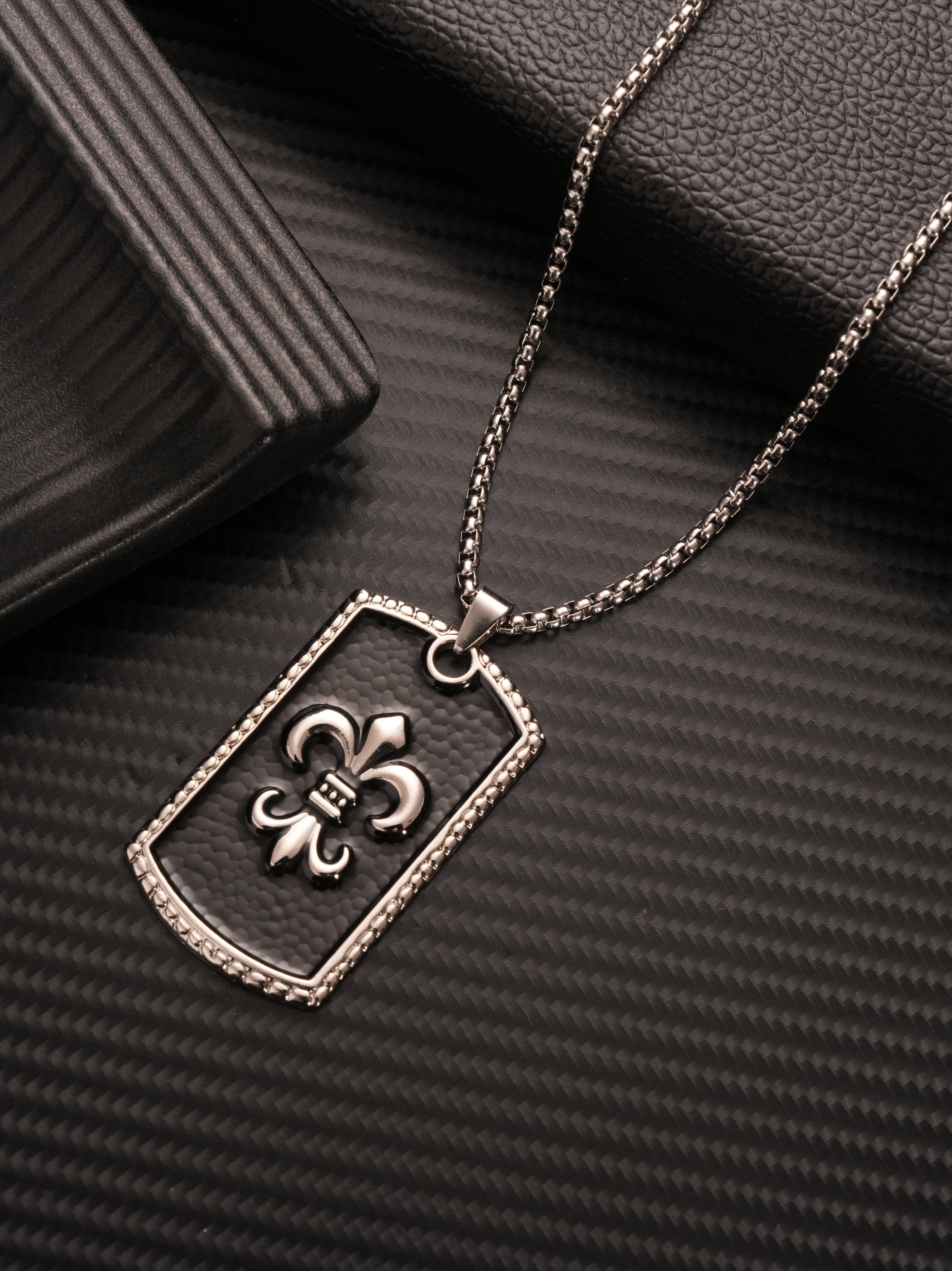 Noir Crest Pendant