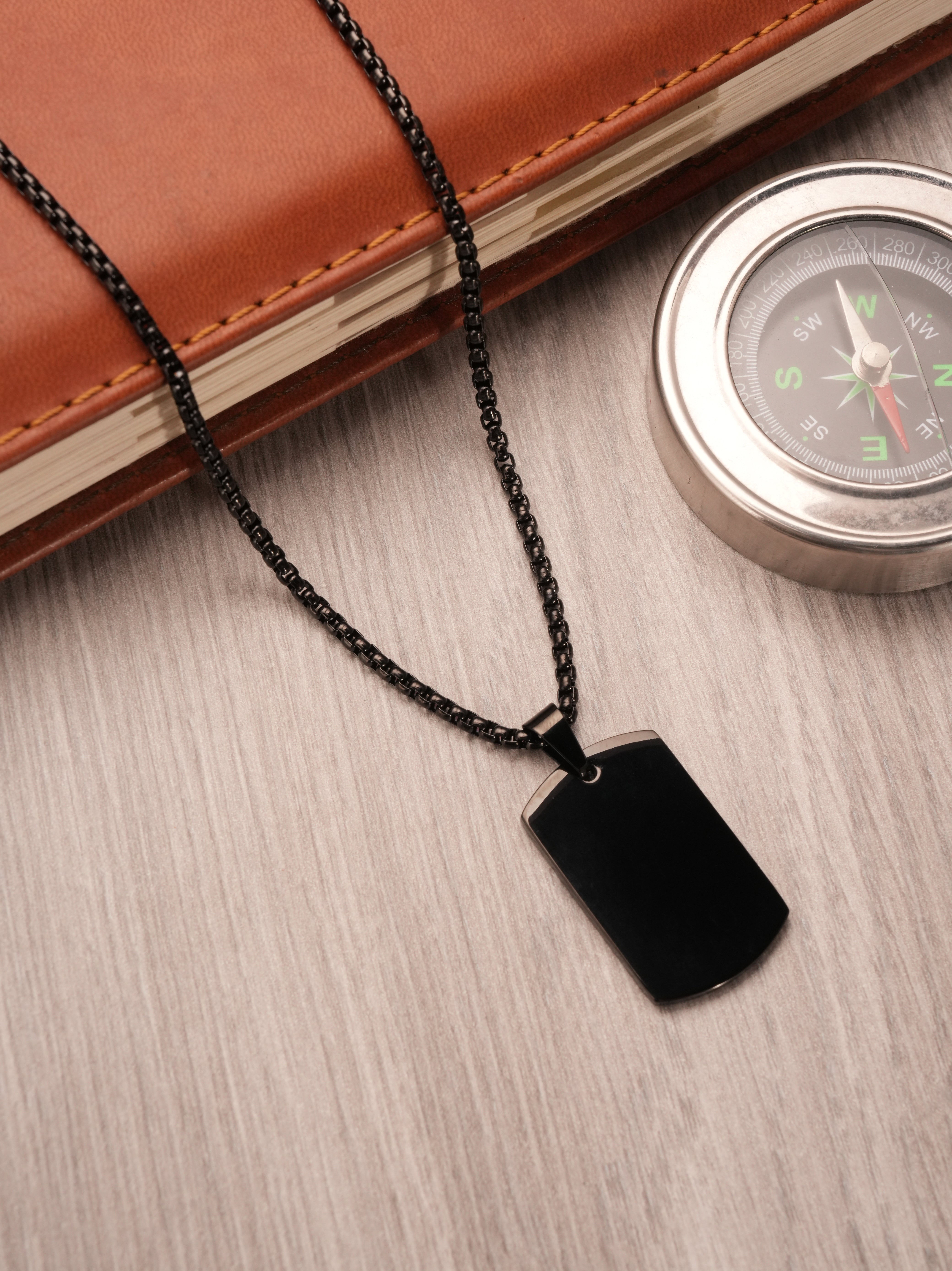 Aurum Tag Pendant Black