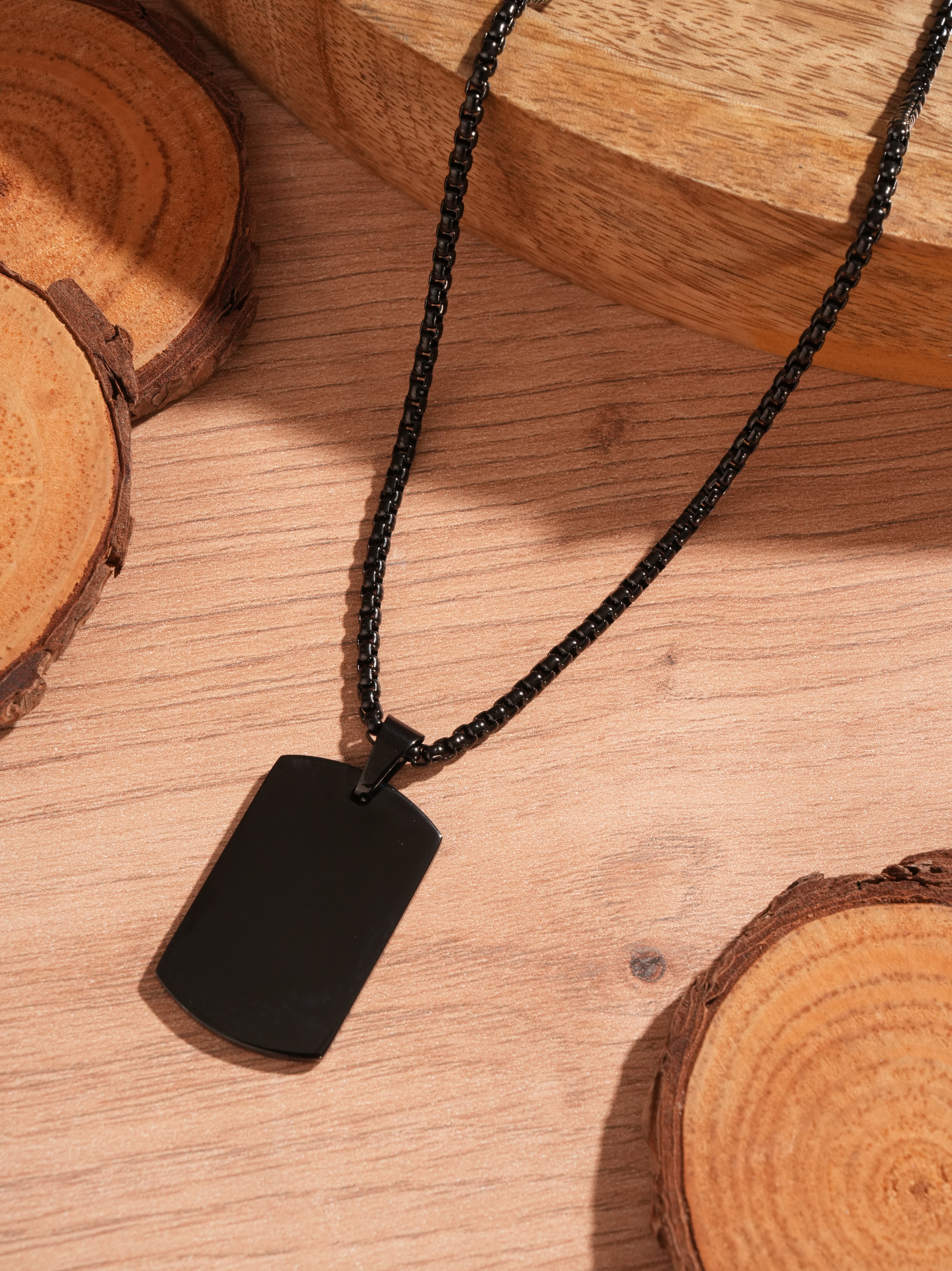 Aurum Tag Pendant Black