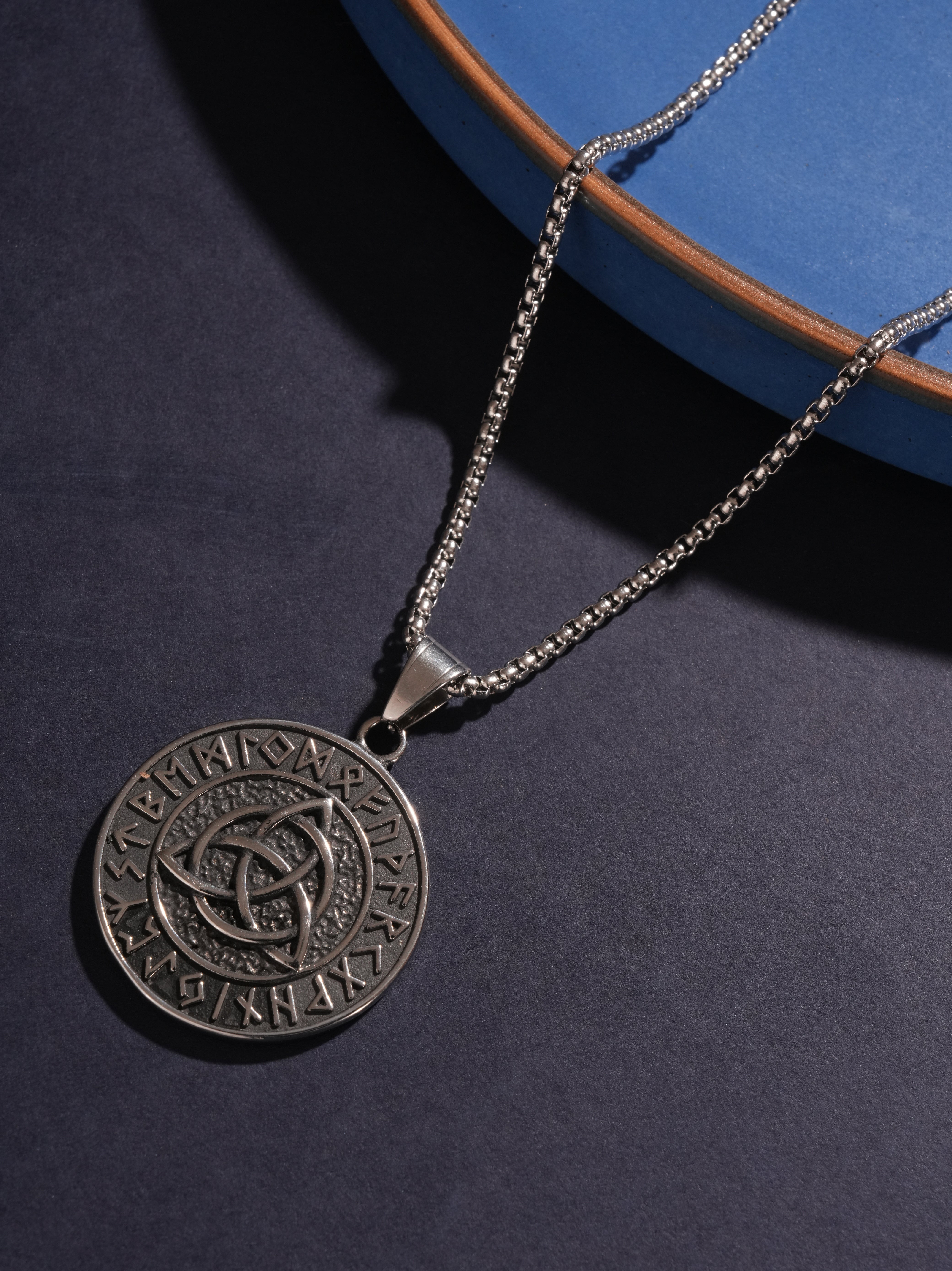 Runes of Valor Pendant