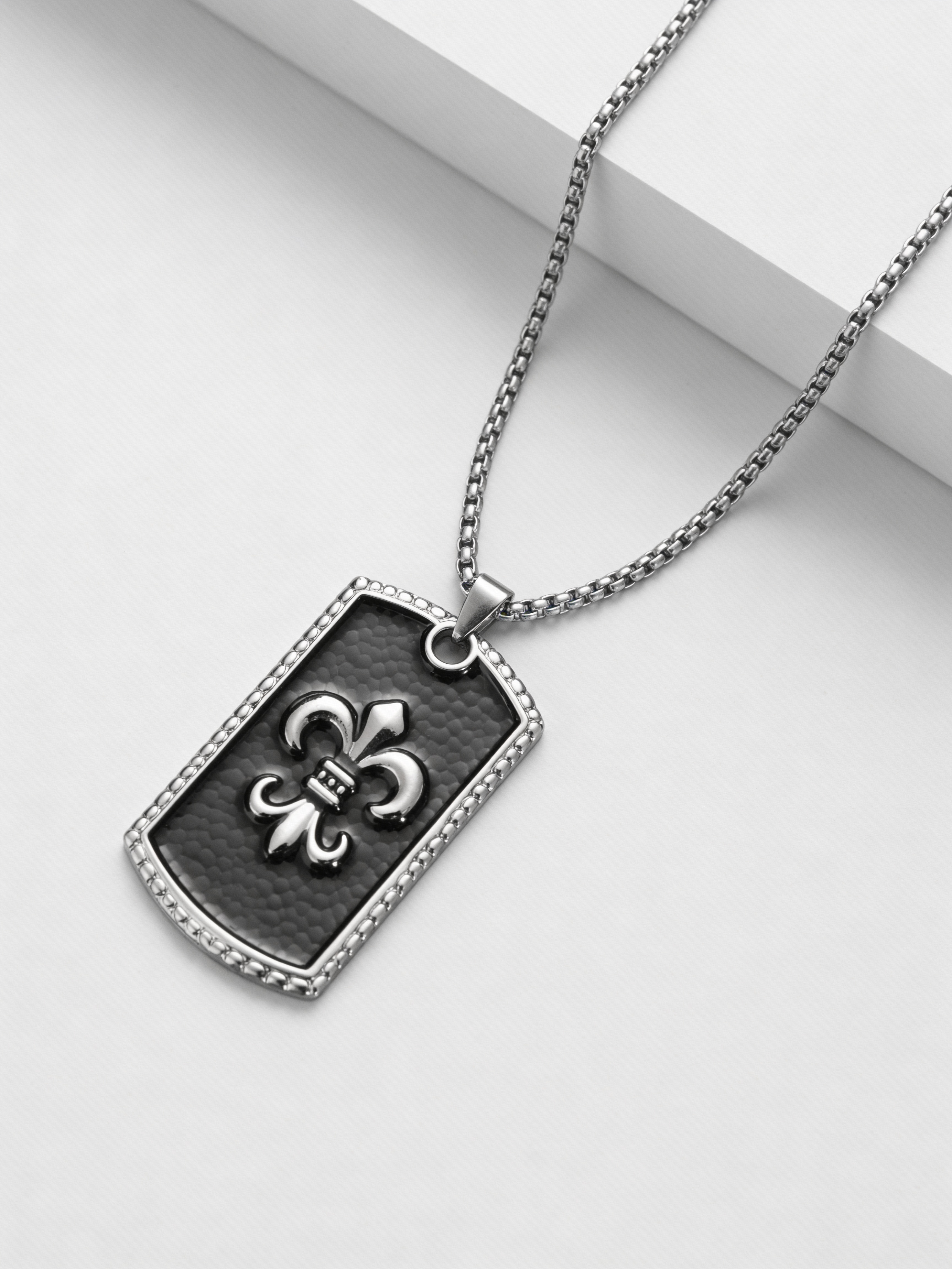 Noir Crest Pendant