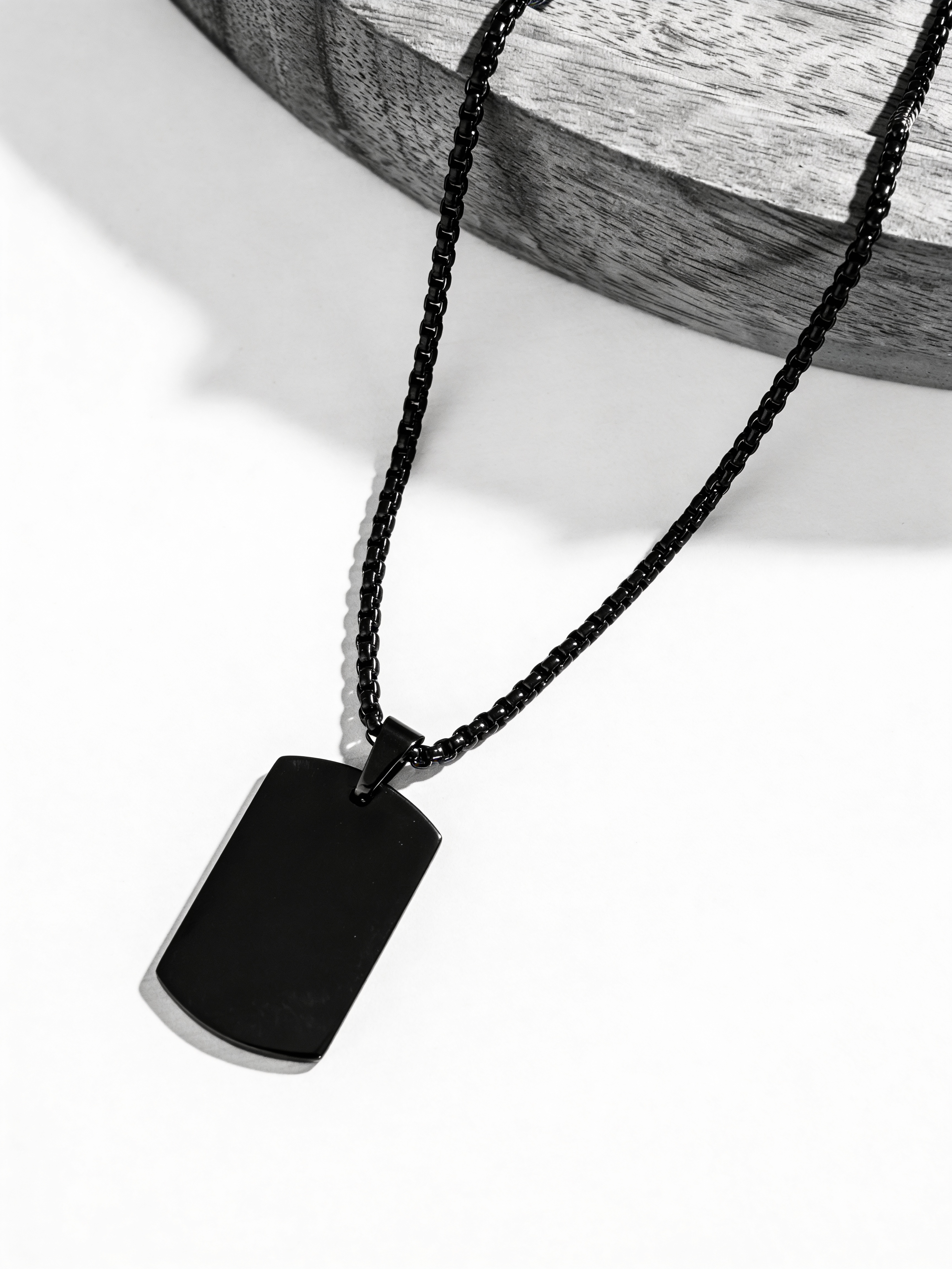 Aurum Tag Pendant Black