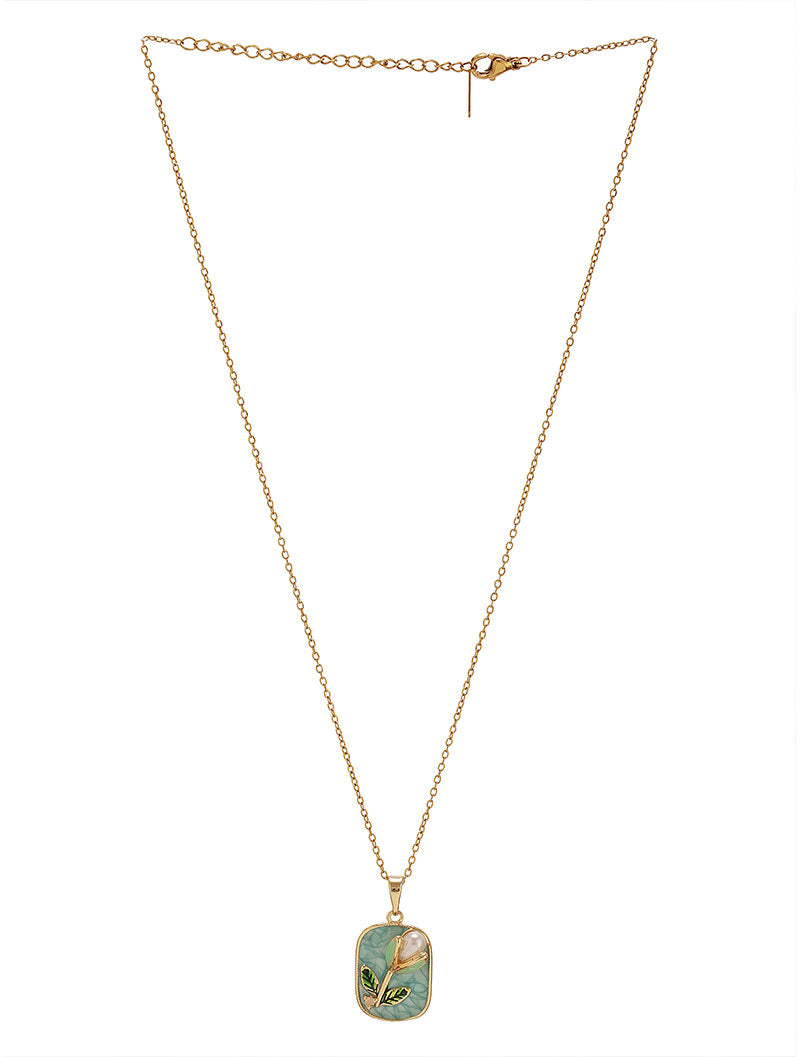 Showcasing Zelci’s Lilybud Pearl Pendant in Crisp White Setting