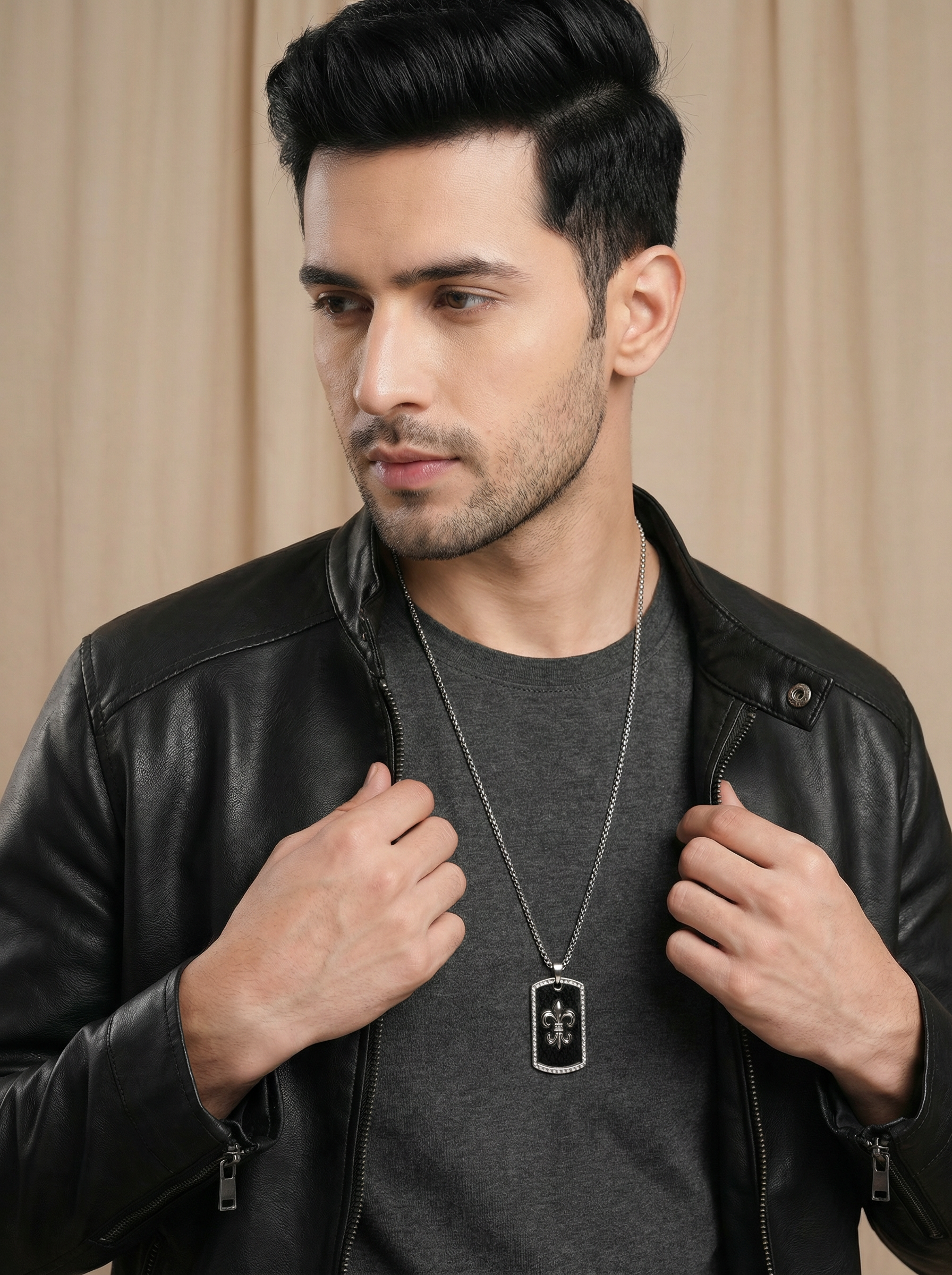 Noir Crest Pendant