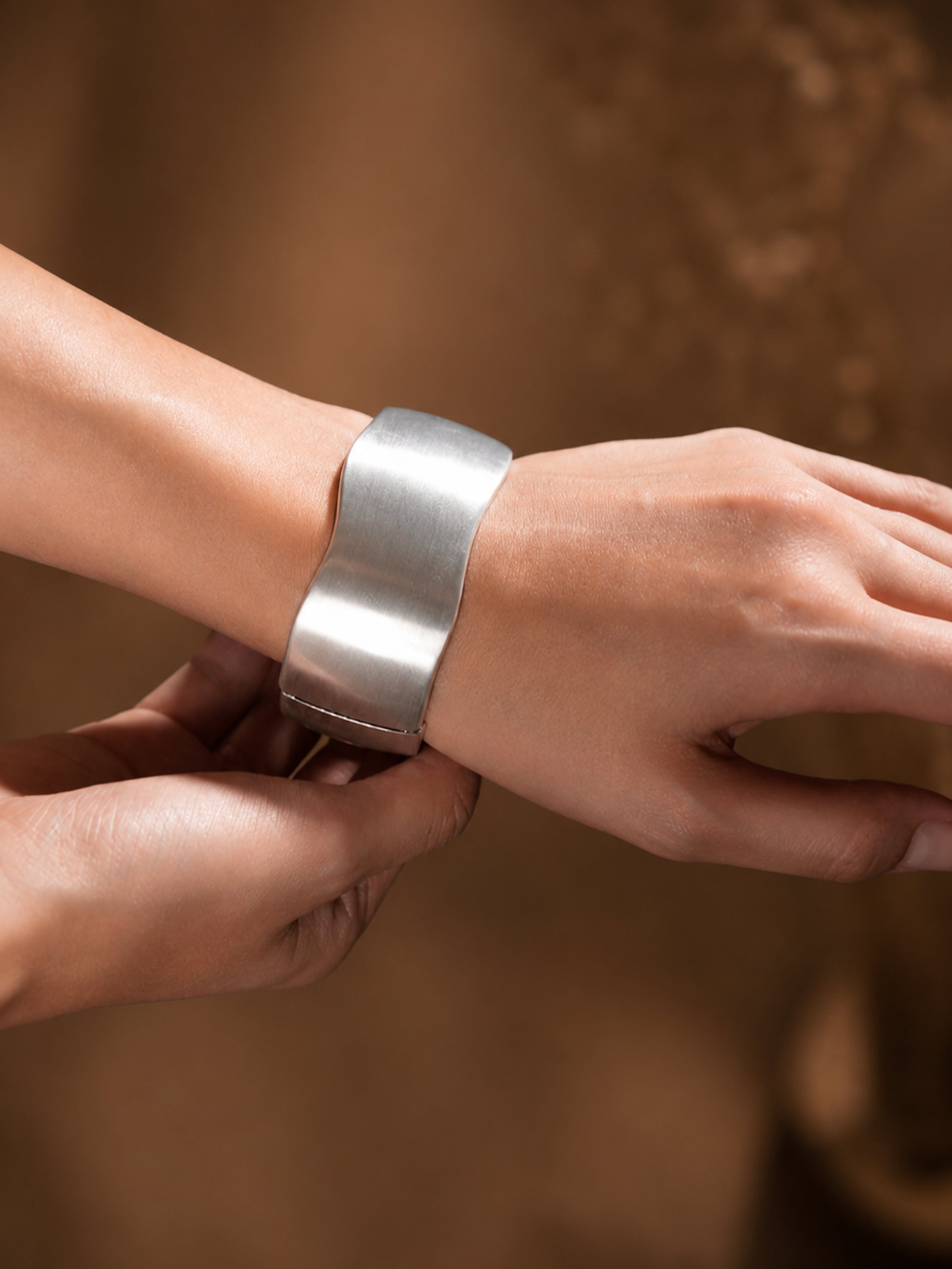 Contour Luxe Bangle