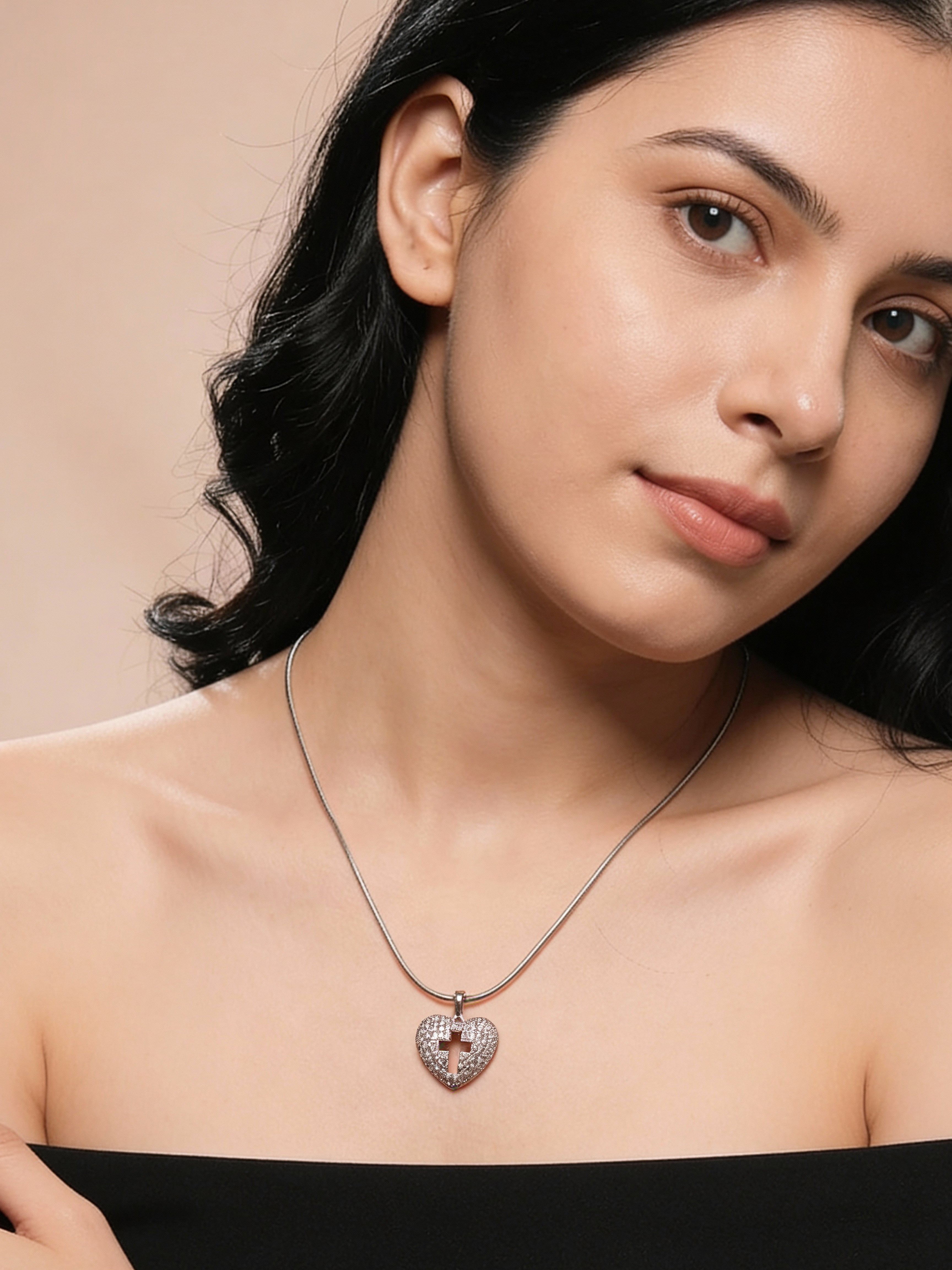 Cross My Heart Pendant— 18K Gold Plated