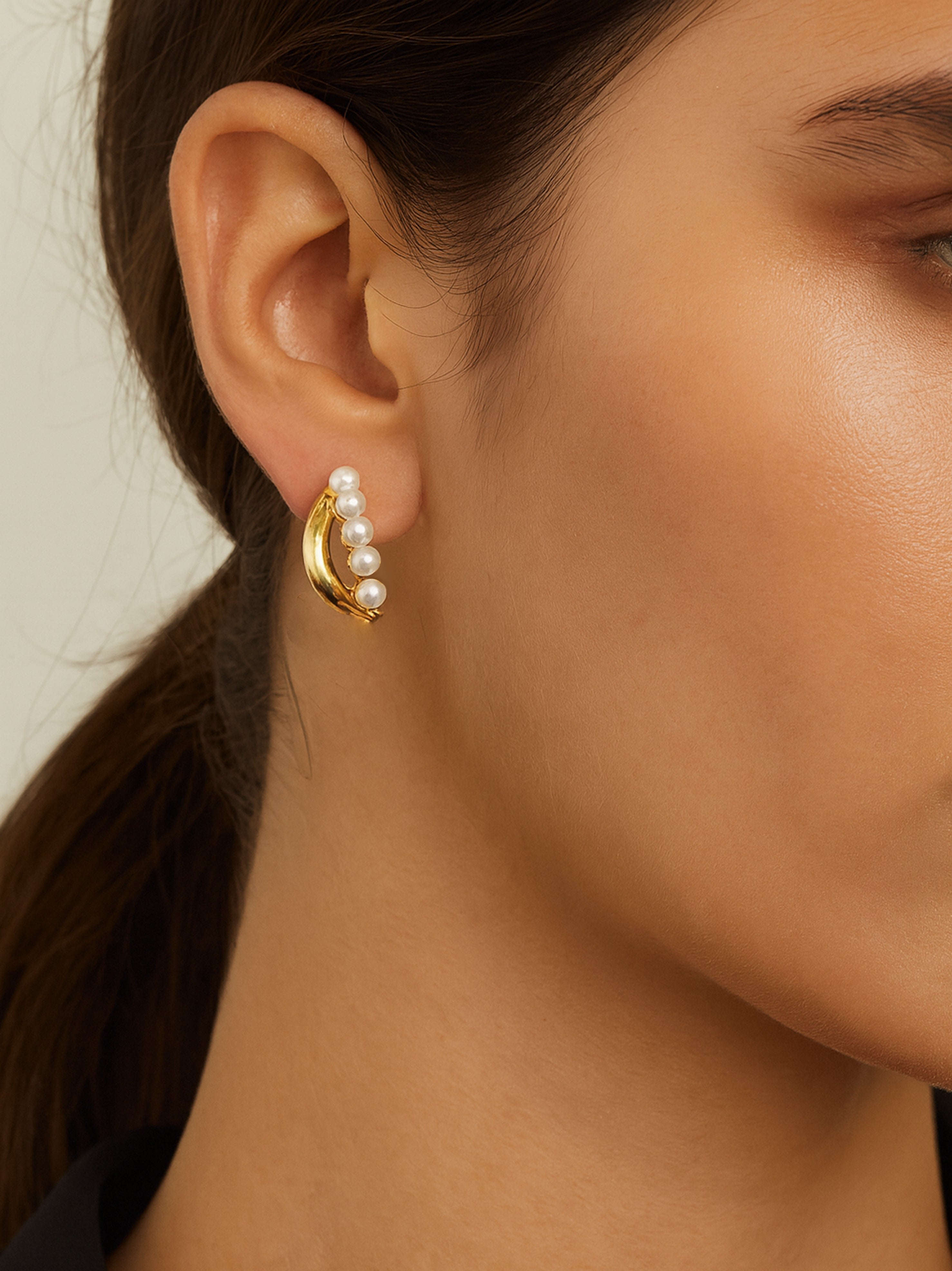 Eterna Pearl Hoops