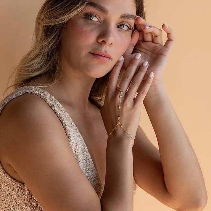 Stellar Hand Chain