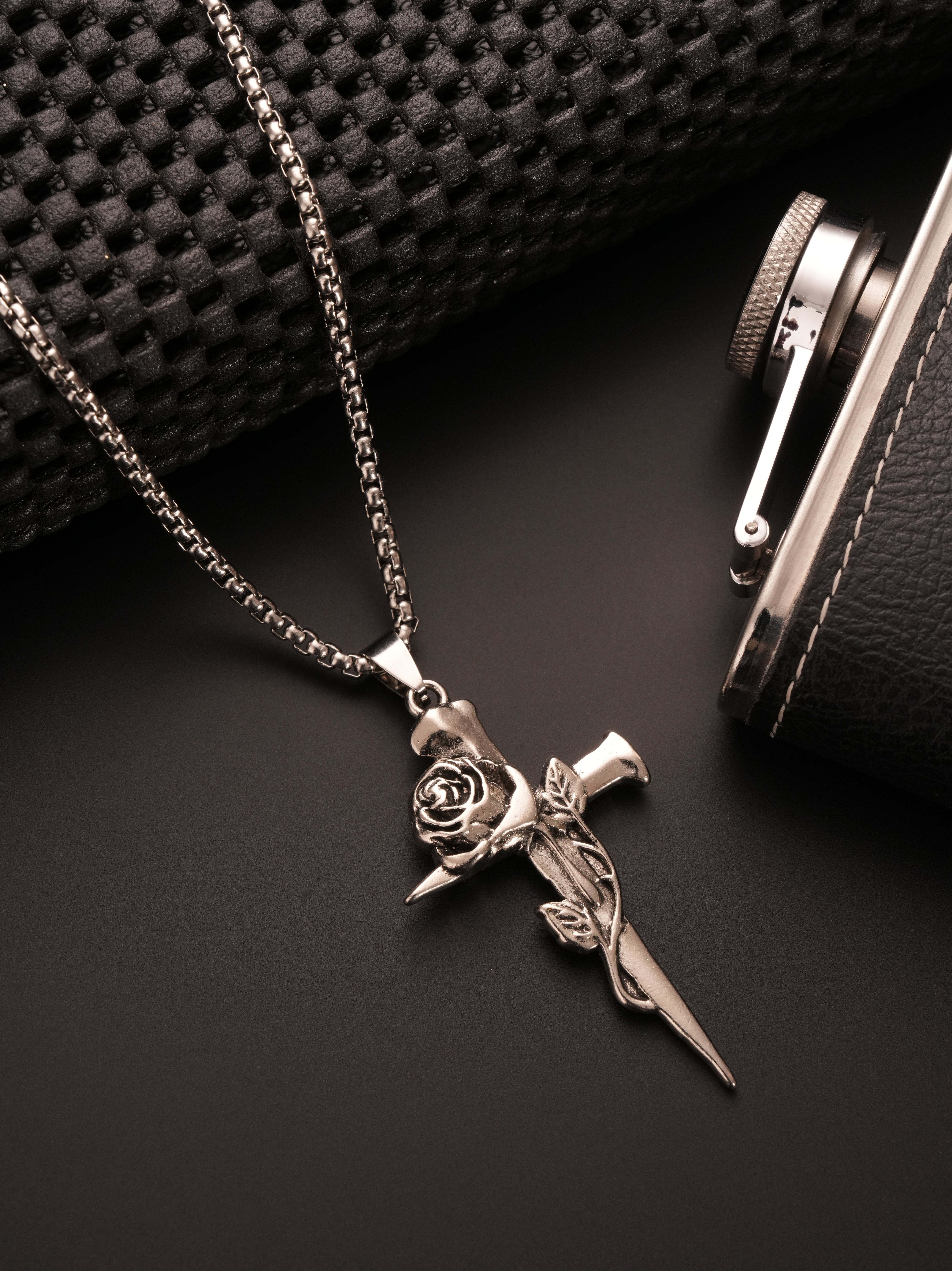 Thorned Faith Pendant