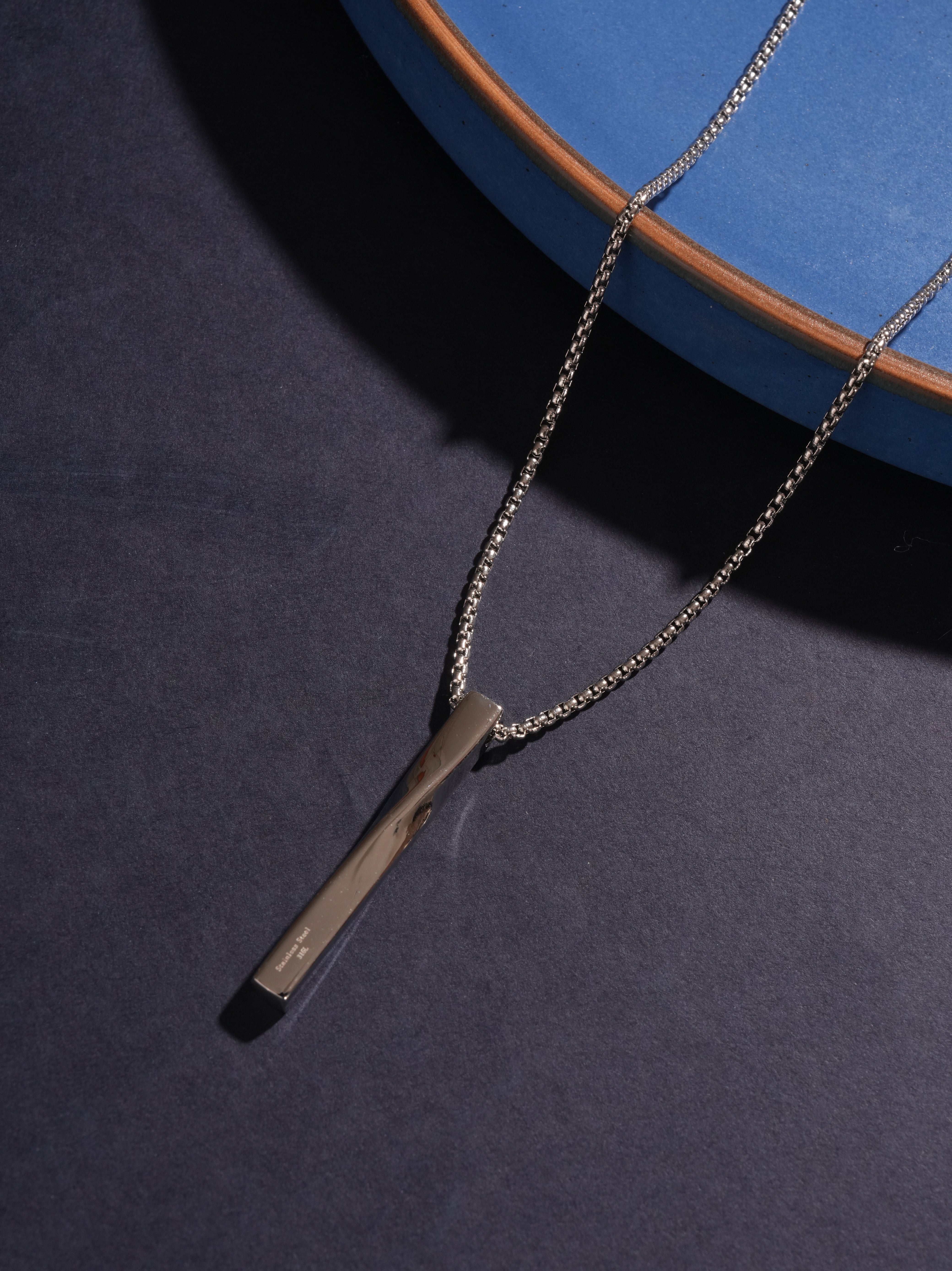 Linear Edge Pendant