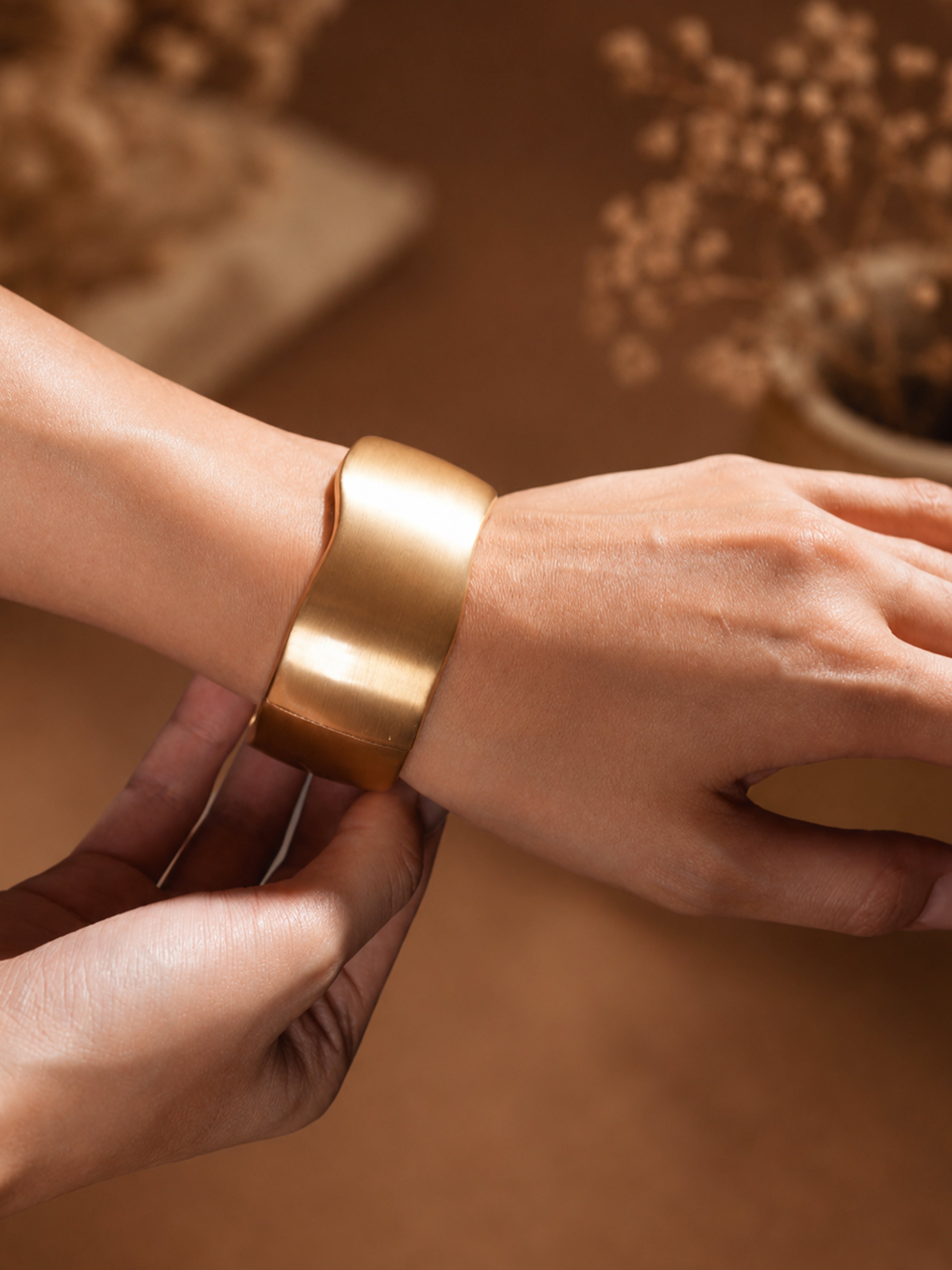 Contour Luxe Bangle