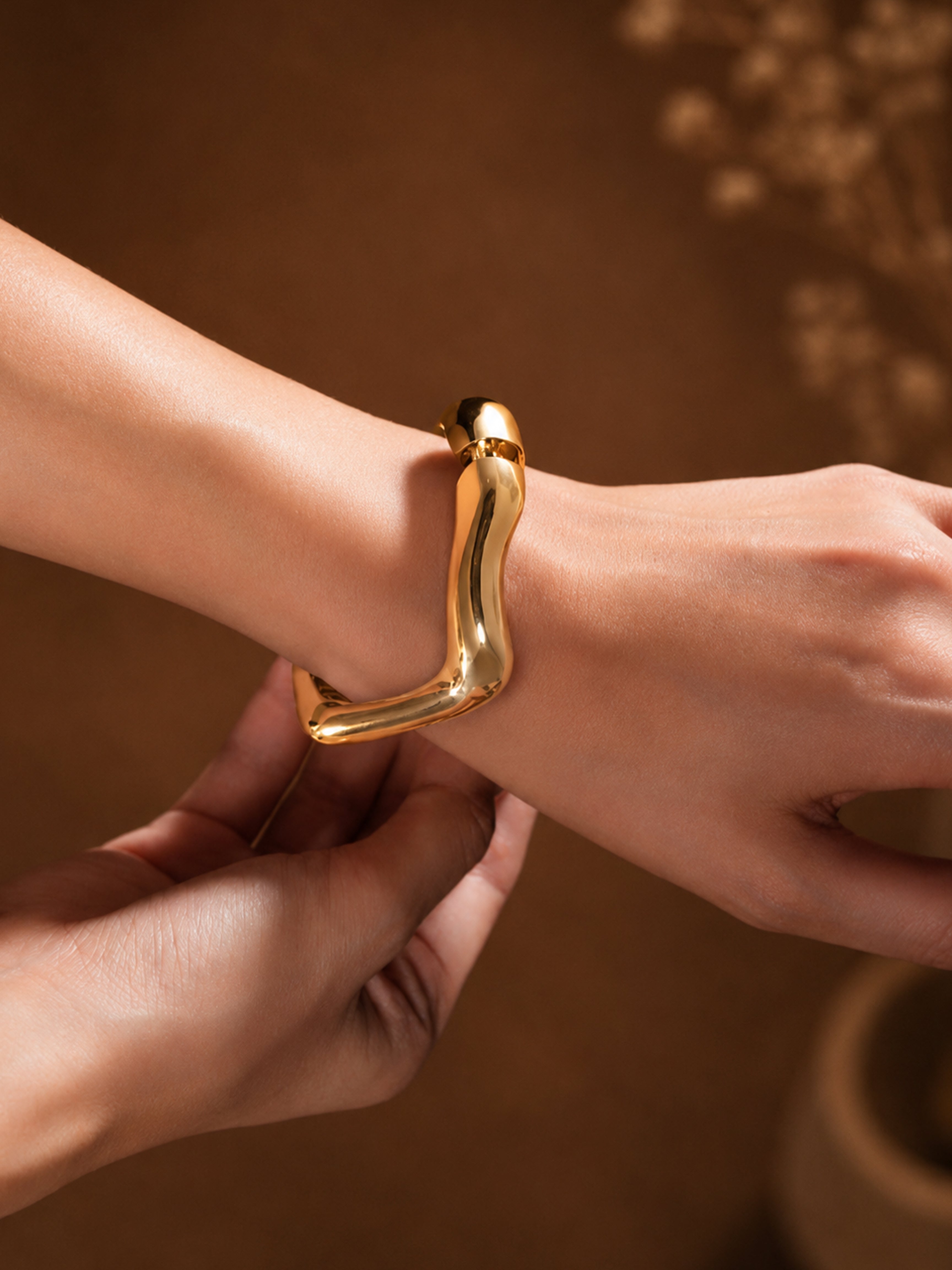 Sculpt Wave Bangle
