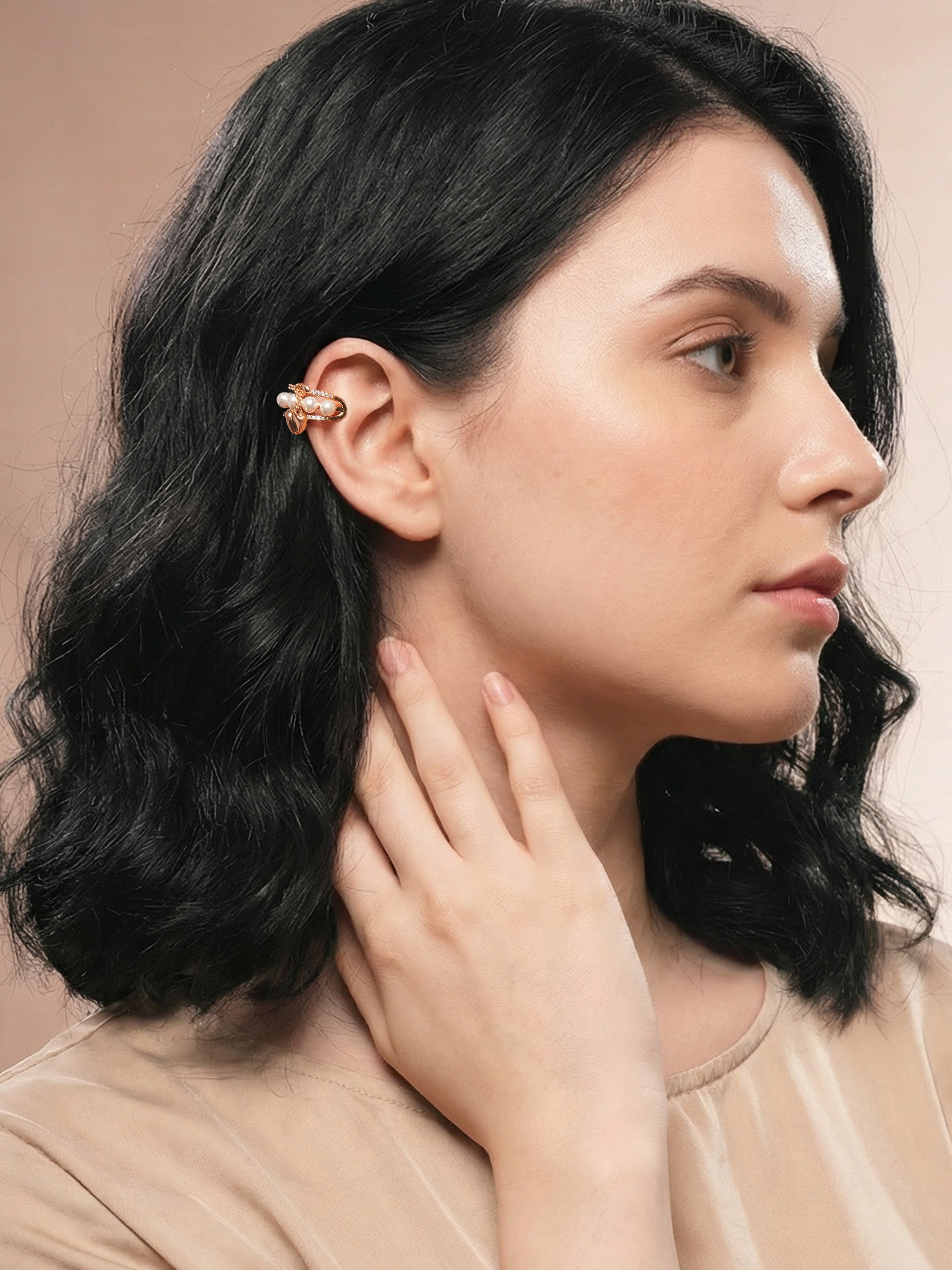 Pearl Kiss Cuff