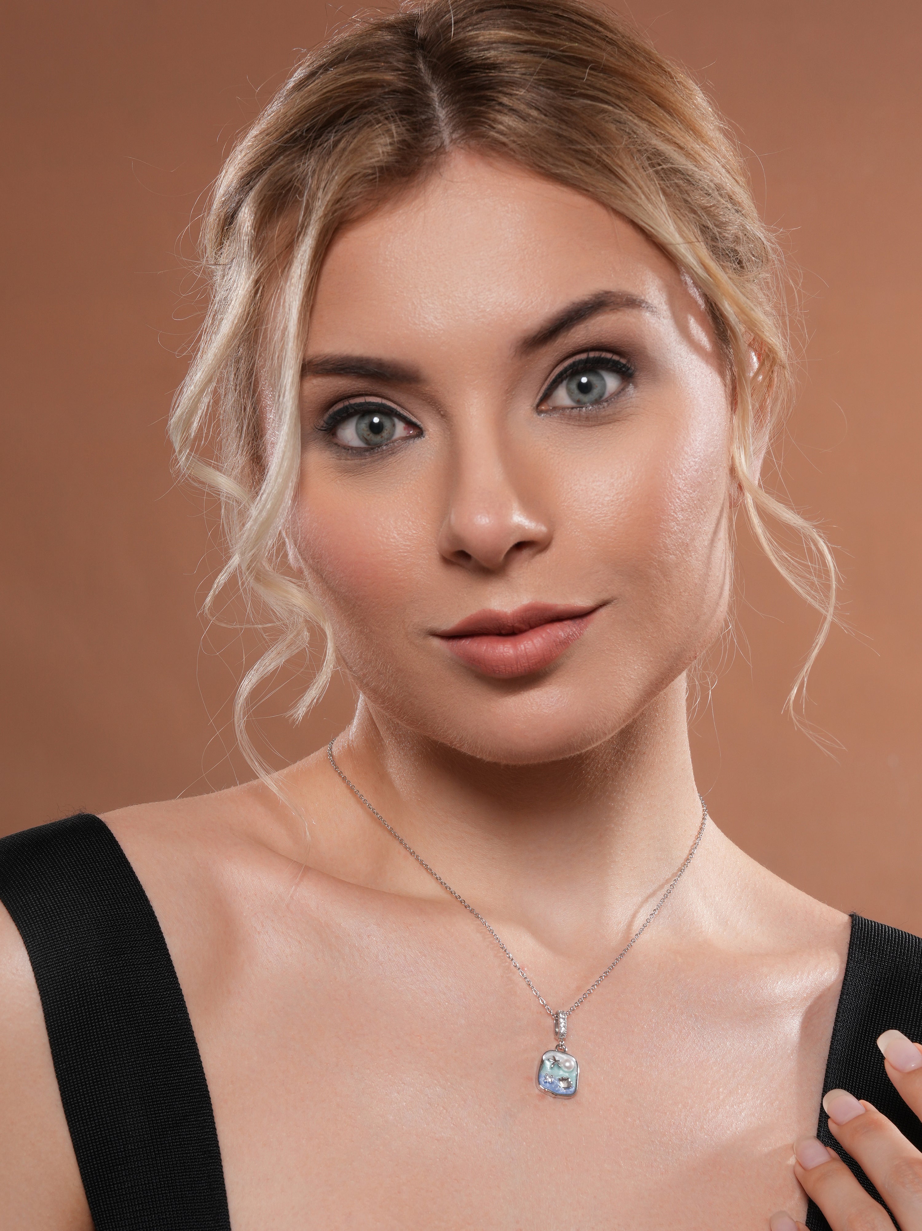 Shoreline Treasure Pendant