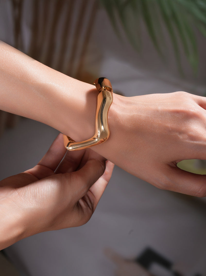 Sculpt Wave Bangle