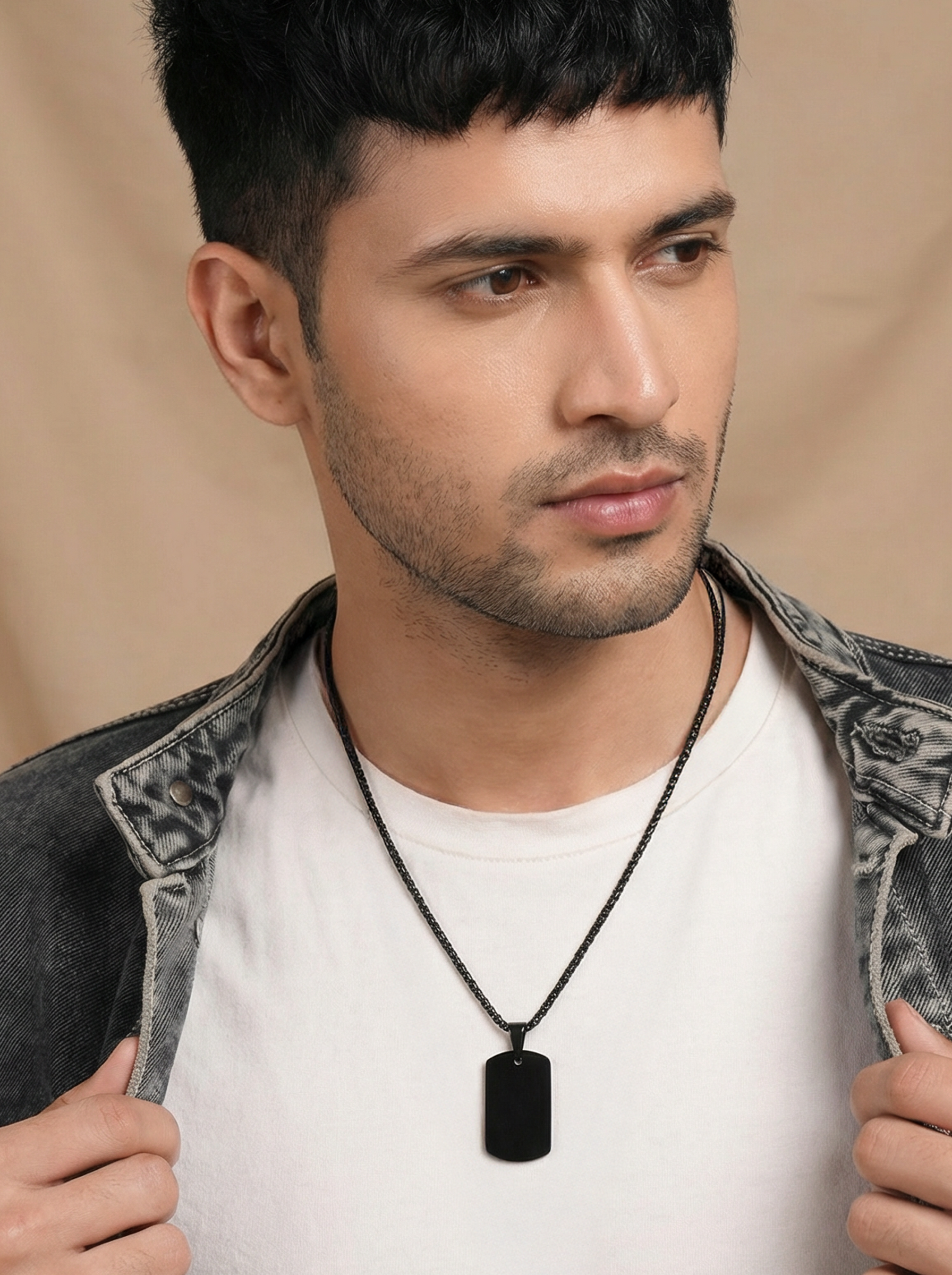 Aurum Tag Pendant Black