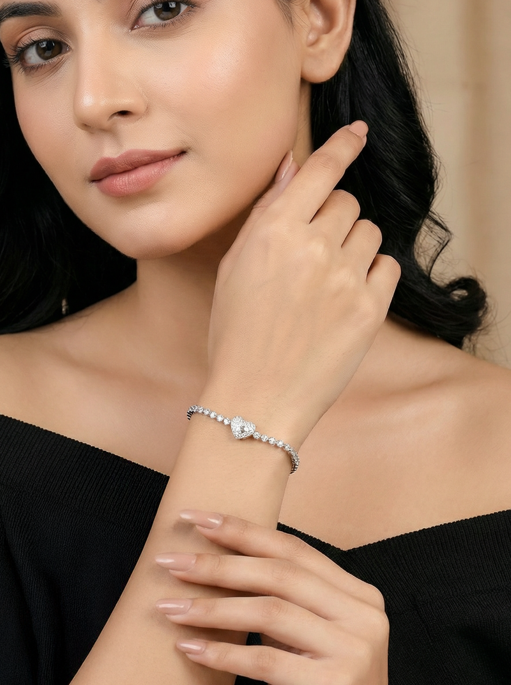 Silver Heart Bezel Braceletv