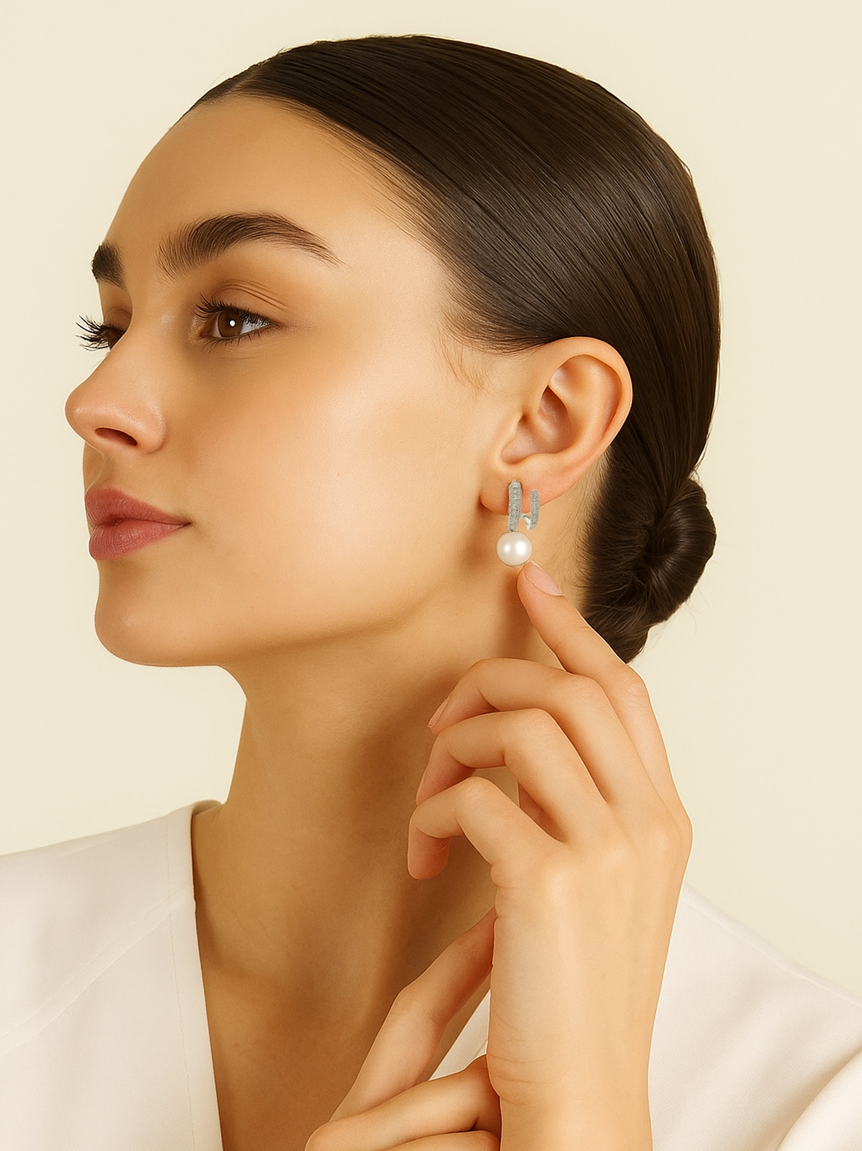 Pearl Glow Drop Earring